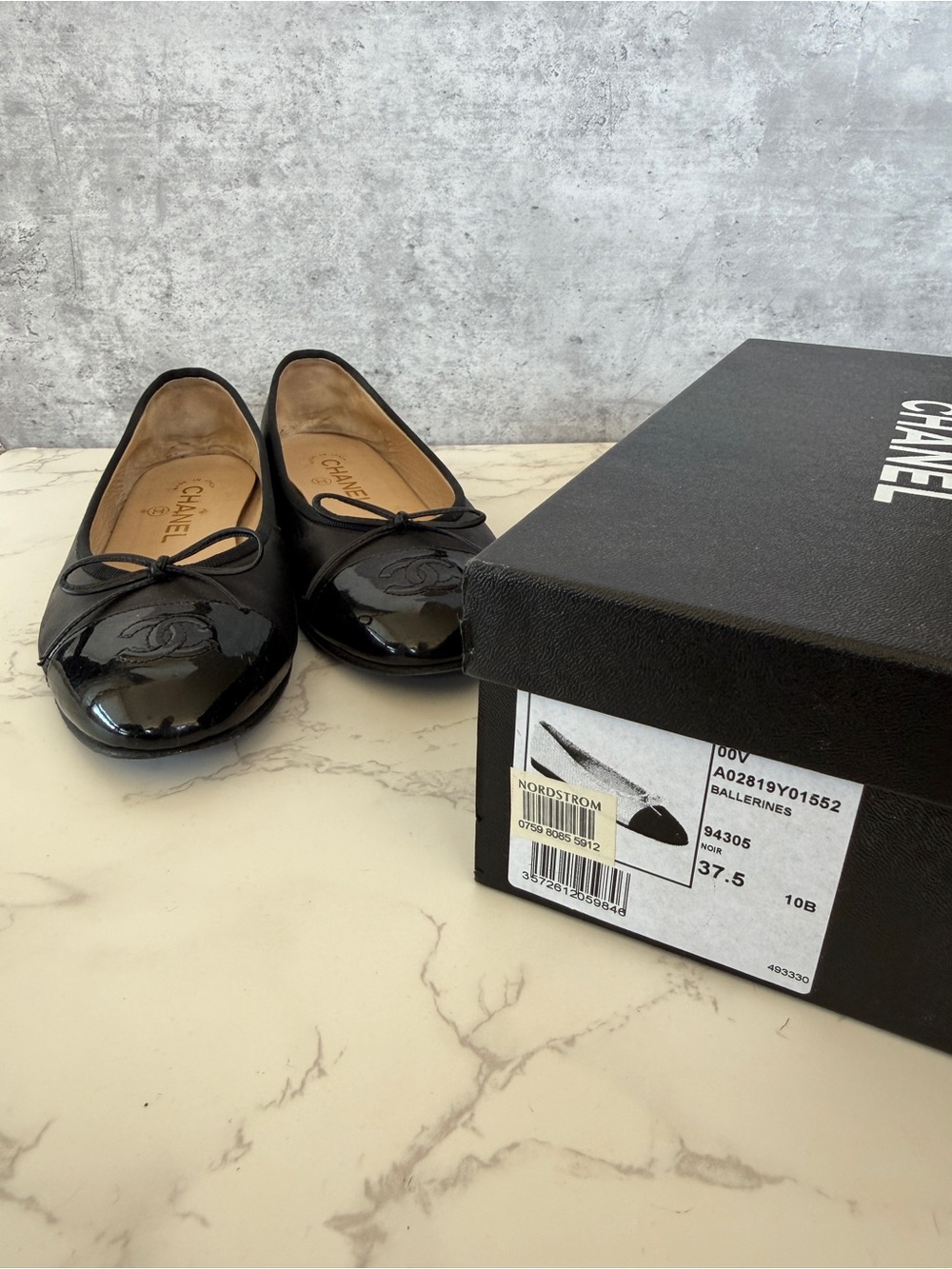CHANEL Black Leather Cap-Toe Ballet Flats with Patent Toe - Picture 5 of 5